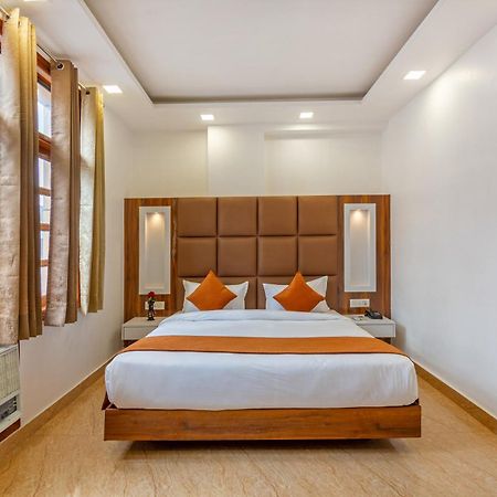 Rahul Palace By Golden Tree Near Metro Station And Ajmal Khan Market ニューデリー エクステリア 写真