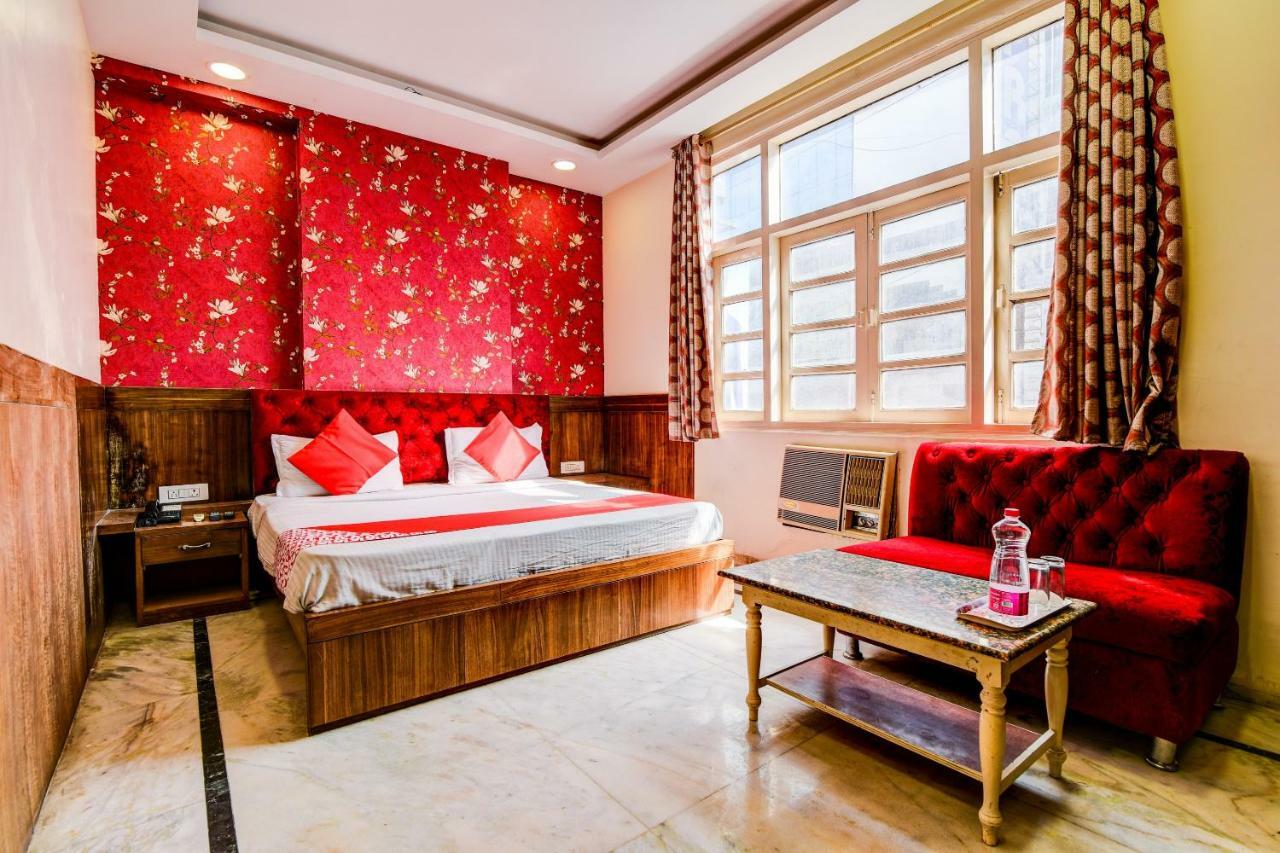 Rahul Palace By Golden Tree Near Metro Station And Ajmal Khan Market ニューデリー エクステリア 写真