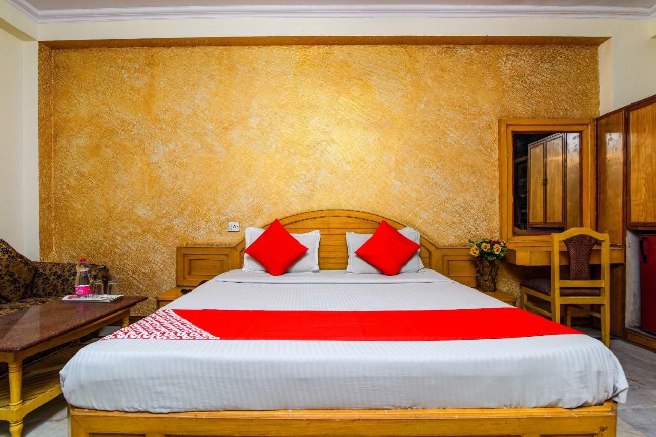Rahul Palace By Golden Tree Near Metro Station And Ajmal Khan Market ニューデリー エクステリア 写真